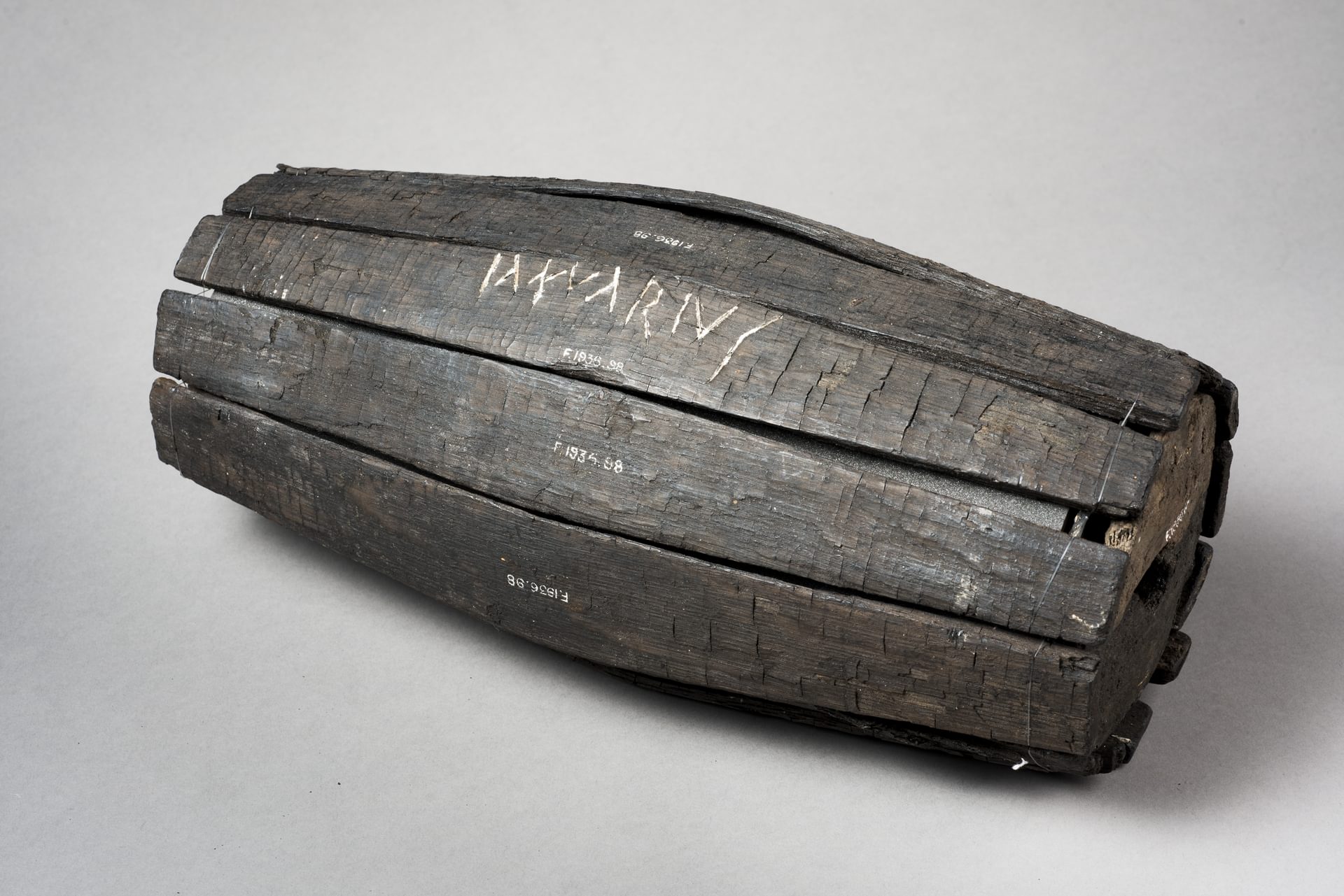 © Crown Copyright HES
Small drinking barrel with the name "Januarius" inscribed on it, Hunterian Museum. © Crown Copyright HES
Small drinking barrel with the name "Januarius" inscribed on it, Hunterian Museum.