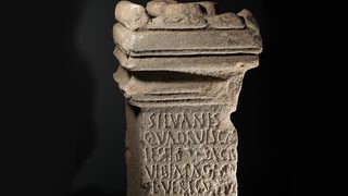 © Crown Copyright HES
Altar to Silvanus found at Westerwood Fort, now in Kinneil Museum. A stone altar with a carved Latin inscription. © Crown Copyright HES
Altar to Silvanus found at Westerwood Fort, now in Kinneil Museum. A stone altar with a carved Latin inscription.